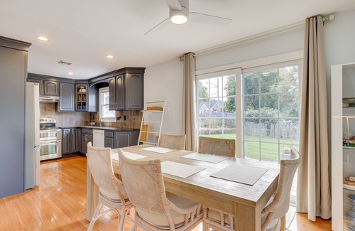 West Haven Cottage | Charming West Haven Home - Walk to Beach!