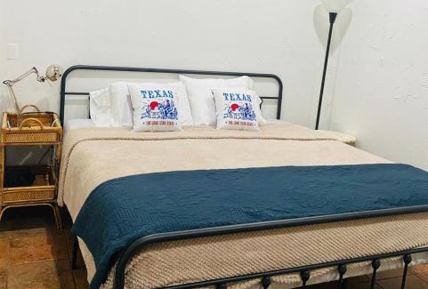 Nocona House | Charmingrusticcabinfarmpet Friendlyaffordable