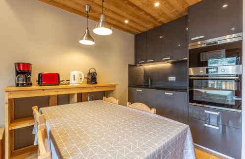 Val-d'Isere Apartment | CHAS5 - Superbe appartement, centre ville proche pistes et commerces.