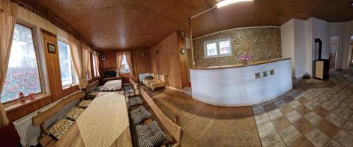 Jelenec House | Chata žltá