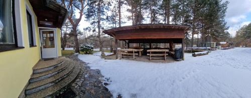 Jelenec House | Chata žltá