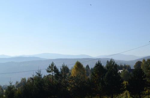 Sucha Beskidzka Cabin | Chata Mioduszyna w Beskidach - drewniany dom z widokiem na Babią Górę