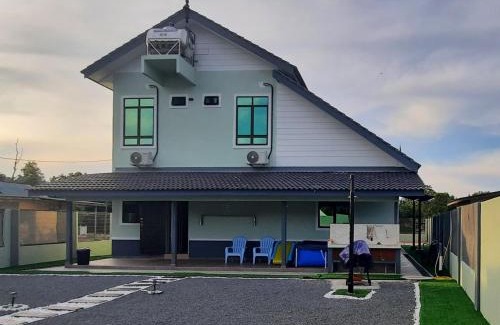 Dungun House | Chatak Hill Residence