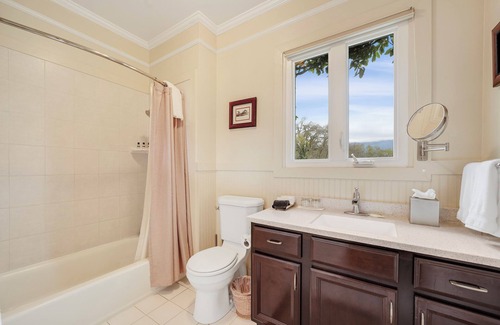 Calistoga Bed & Breakfast | Chateau De Vie