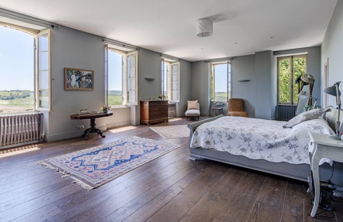 Montreal Other | Chateau Des Remparts