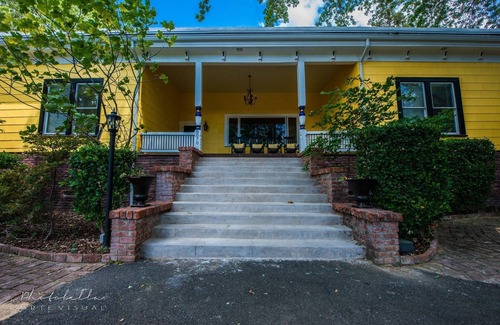 Fairfield House | Chateau in the Vineyard