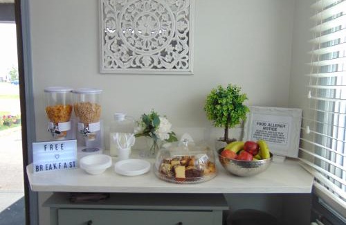 Southwest Edmonton Hotel | Chateau Motel