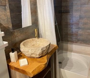 Saint-Augustin Ski Chalet | Chaumière du 16-ème siècles