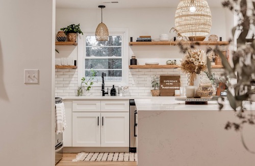 Kings Grant House | Check this out ! 3bd,2.5 bath centrally located- Quick drive to WB,UNCW & DT