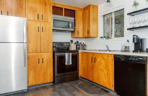 Logan Apartment | Cheerful 3 Bedroom near USU - Inspiring Memories