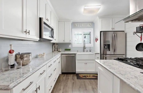 National City House | Cheerful 4-bedroom house with free parkings.