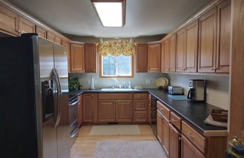 Ironwood House | Cheerful 4 bedroom house with a hot tub