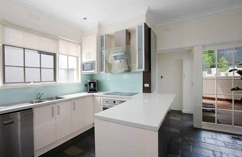 Brunswick West House | Cheerful 5 bedroom home with heated pool