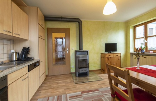 Sankt Jodok Apartment | Cheerful Apartment near Forest in Tännesberg