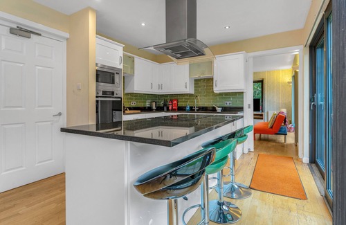 Arrochar Cottage | Cheerful Stays: 4 Bedroom Cottage in Arrochar