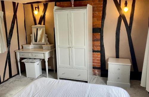 Great Leighs House | Chelmsford Cottage Homestay Free Parking Fab Garden