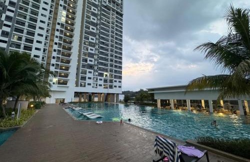 Kampung Bukit Dukong Apartment | Cheras Trader Garden 3 bedroom by JR