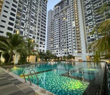 Kampung Bukit Dukong Apartment | Cheras Trader Garden 3 bedroom by JR