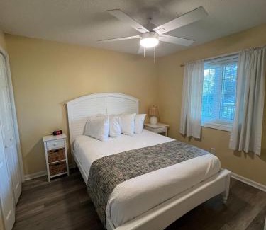 Cherry Grove Beach Apartment | Cherry Grove 1BR screened porch 2nd Floor view