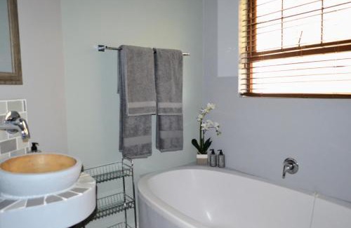 Dullstroom Apartment | Cherry Grove 2