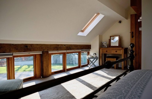 Easthope Bed & Breakfast | Cherry Tree Barn. Bed and Breakfast
