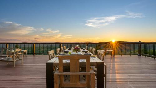 Hillsdale House | Chester by AvantStay Amazing Views Secluded Home A True City Escape