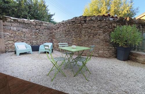 Flace Apartment | Chez Emma et Louise - Maison individuelle avec stationnement gratuit