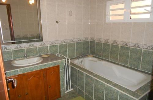 Saint-Andre House | CHEZ JACQUELIN ET DORLYS