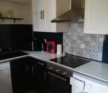 Arrest House | Chez kathie