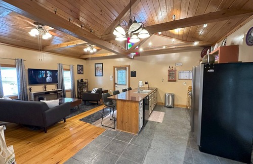 Scott House | Chez Le Fleur: A cozy 2-bedroom home in Scott, LA