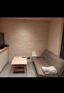 Oye-et-Pallet Apartment | Chez lola