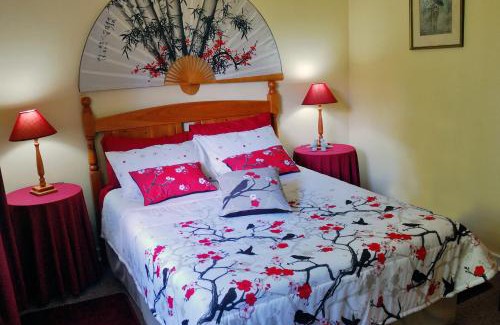 Dundee House | Chez Nous Bed and Breakfast & Self Catering