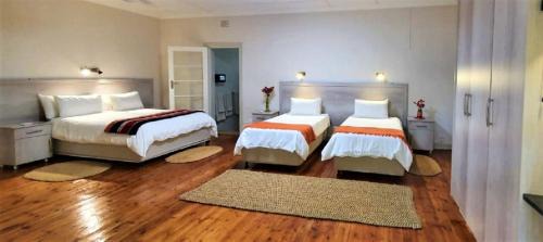 Dundee House | Chez Nous Bed and Breakfast & Self Catering