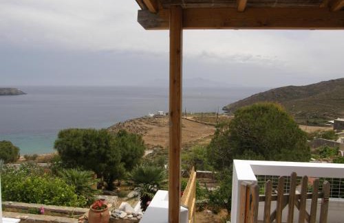 Serifos House | Chez Semiramis The Sun Touch House for 8 persons 5'min from the beach