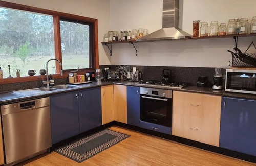 Pokolbin House | Chez Vous Estate Pokolbin - Hunter Valley! Accommodation for up to 18 guests