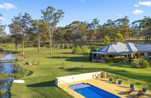 Pokolbin House | Chez Vous Estate Pokolbin - Hunter Valley! Accommodation for up to 18 guests