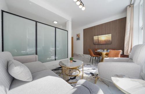 Soho Apartment | Chic 1-Bed Flat in the Heart of Soho Wardour Street! No Lift 1WD