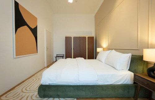 Neubau Apartment | Chic 180m 3BR Apt near Parliament, Self Check-in