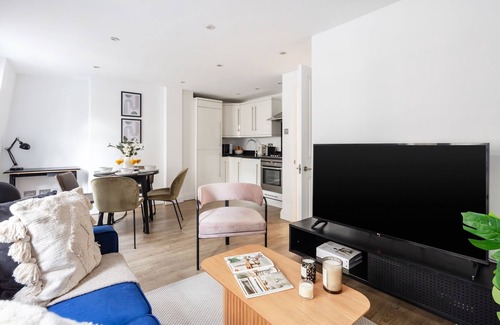 Westminster Apartment | Chic 1BR Close to Buckingham Palace