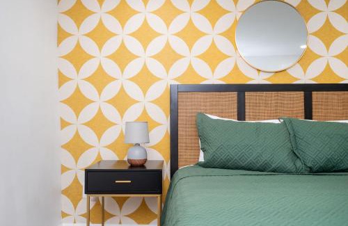 Church Street Apartment | Chic 2-Bed Haven with Vibrant Décor in SE Atlanta