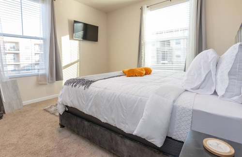 Waxhaw Apartment | Chic 2BD Suite Condo w/ Pool 5-Min Walk to Downtown