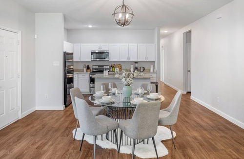 Dallas House | Chic 3BR Stay Mins to Downtown & Uptown