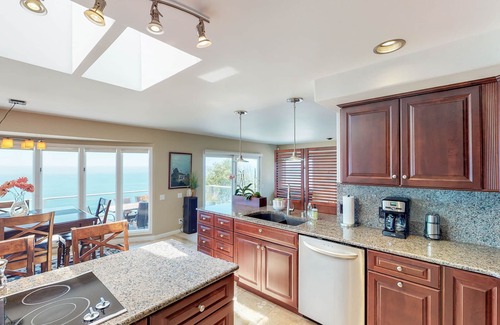 Trinidad House | Chic and large home with private hot tub, ocean & beach views