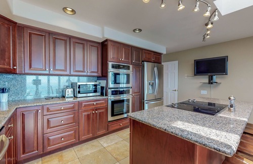 Trinidad House | Chic and large home with private hot tub, ocean & beach views