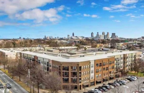 West End Condo | Chic Condo 2mi from Mercedes-Benz & State Farm