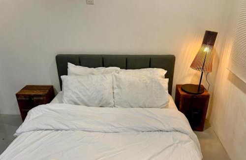 Tunku Apartment | Chic Designer Bedroom in Shared Bungalow near LRT SS1 PJ