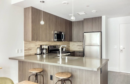 Downtown Los Angeles Apartment | Chic Downtown 1BR w/Pool & Gym, near Staples Center, by Blueground