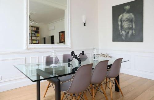 Arsenal Apartment | Chic flat Place des Vosges