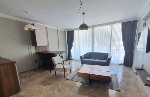 Karakum House | Chic Flat w Pool 5 min to Beach in Kyrenia