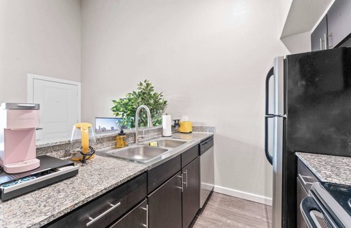 Windsor Park Apartment | Chic King Bed 1BR Suite, 5 Min to DT